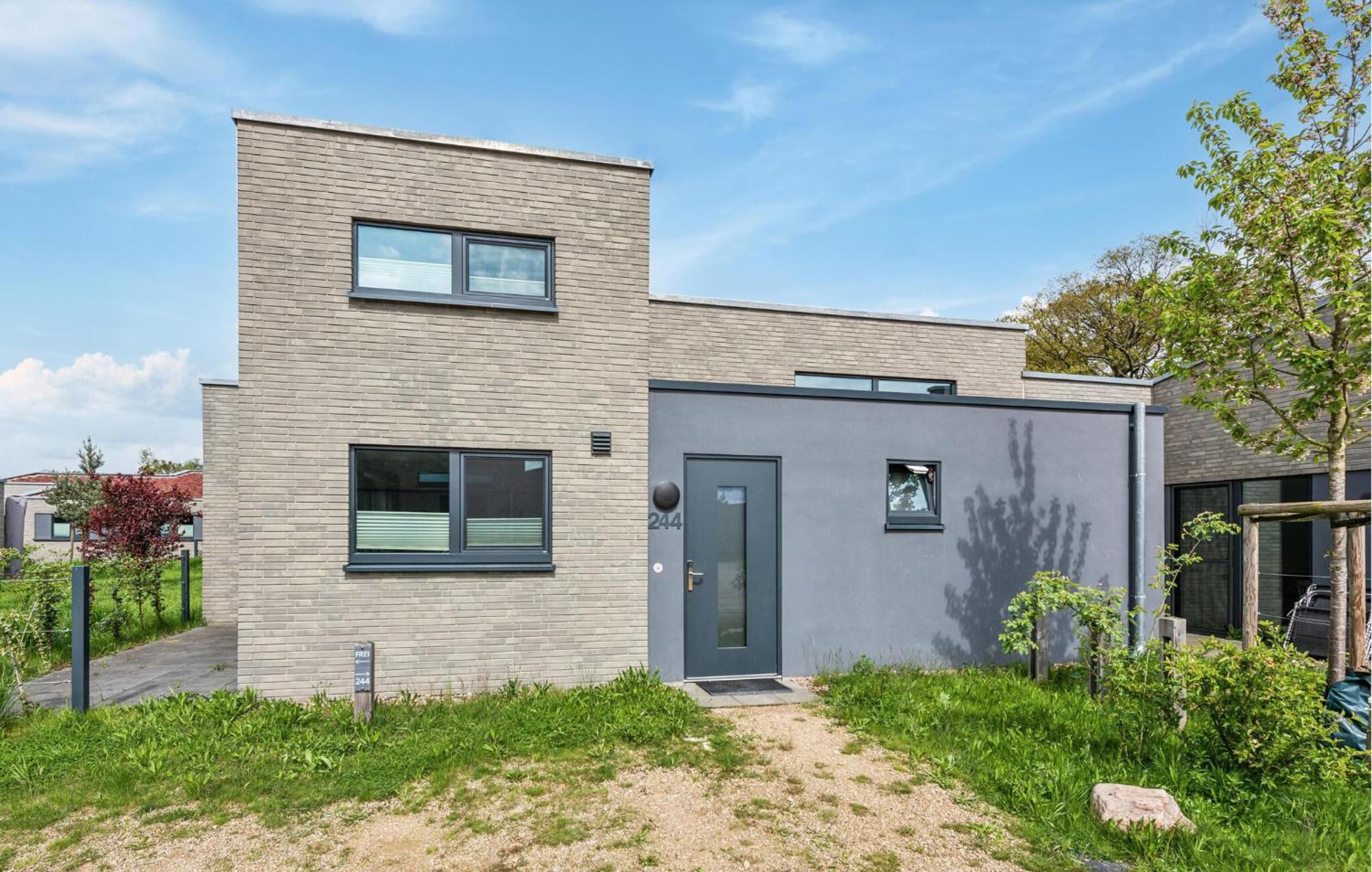 3 Bedroom Stunning Home In Lembruch-Duemmer See Екстер'єр фото
